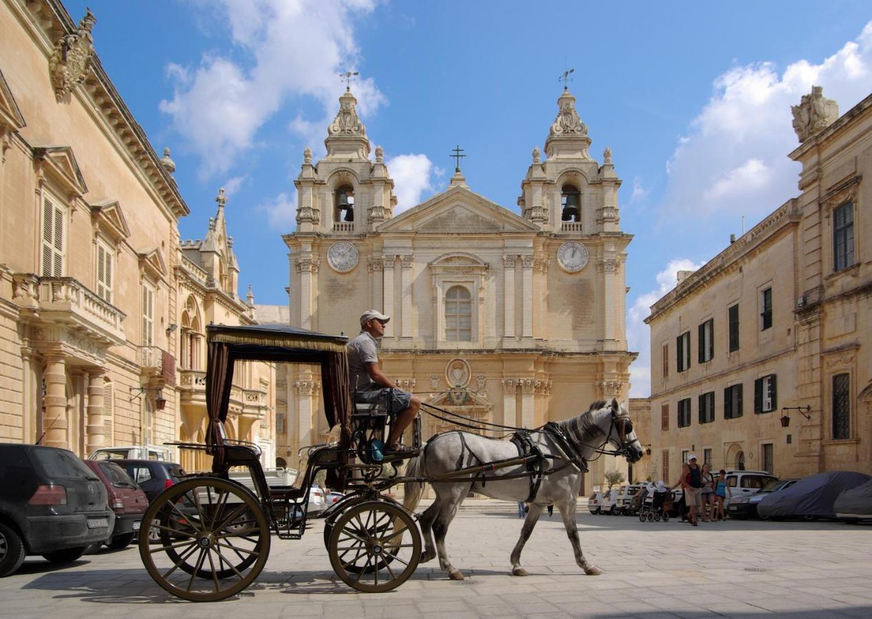 Central Rooms - Near Valletta & Sliema - Best Bus Lines Hamrun Ngoại thất bức ảnh